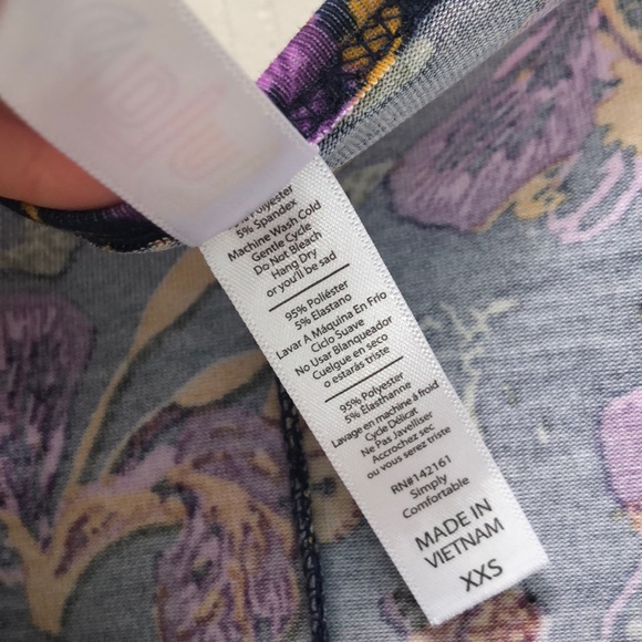 Lularoe Perfect T - Picture 4 of 5